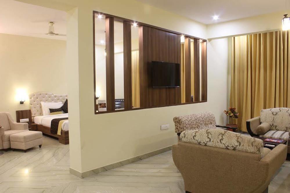 מלון Mewargarh Udaipur By Red Lion S מראה חיצוני תמונה