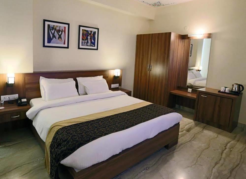 מלון Mewargarh Udaipur By Red Lion S מראה חיצוני תמונה